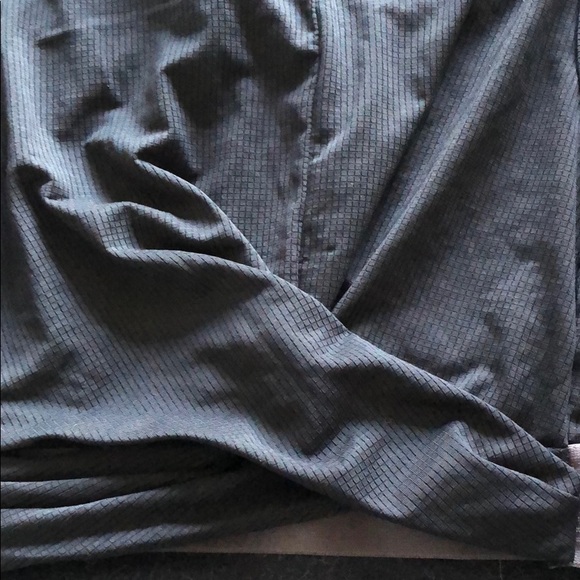 Fabletics Crop Top with Twist - Picture 2 of 4